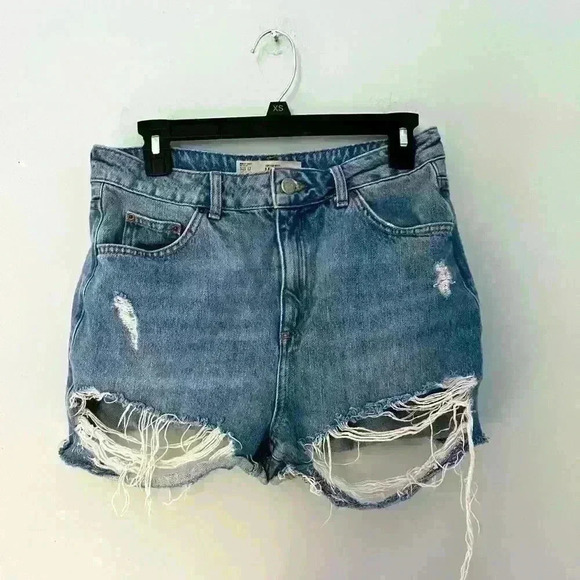 Topshop Pants - Topshop Moto Mom High-rise Destroyed Demin Shorts Size 8